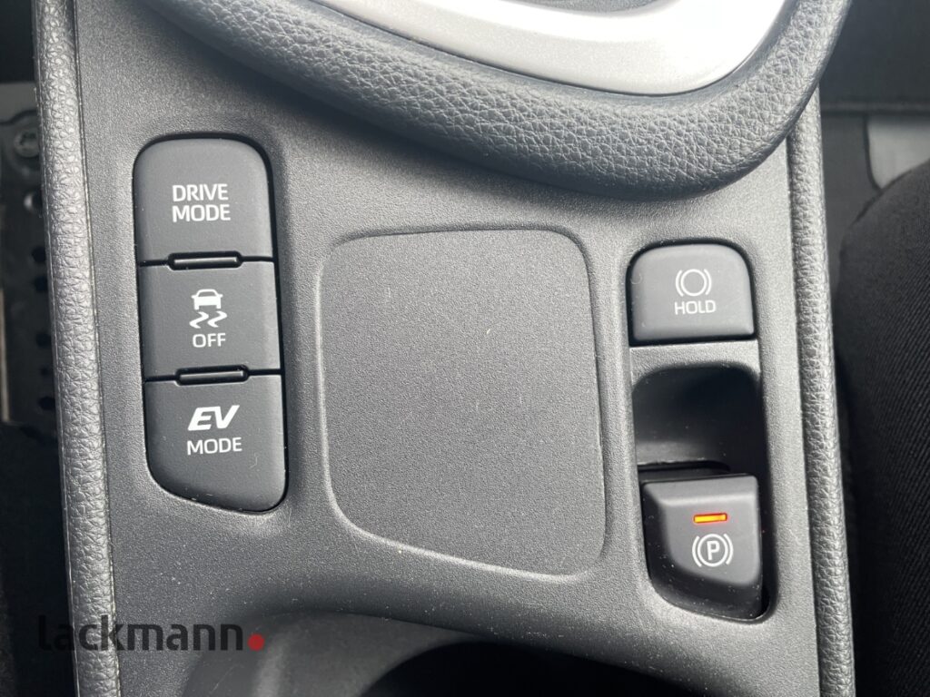 Toyota Yaris Exposé-Bild 14