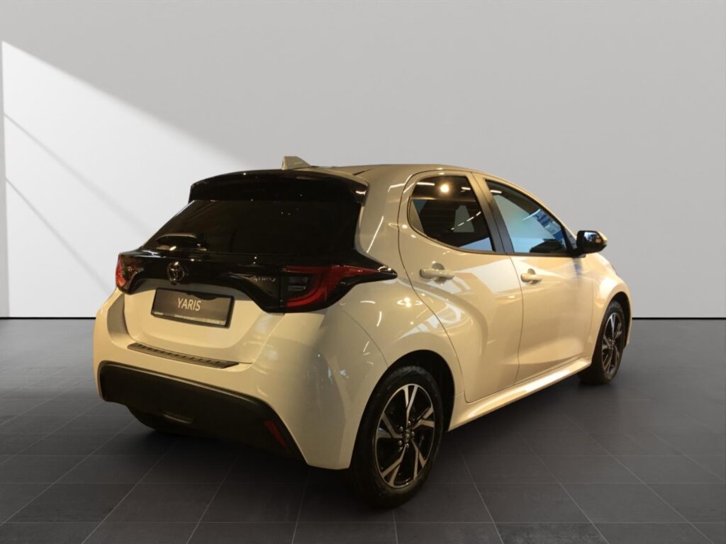 Toyota Yaris Exposé-Bild 4