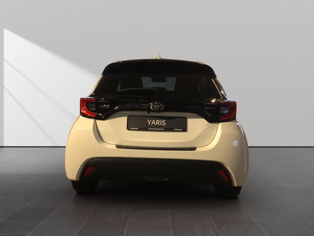 Toyota Yaris Exposé-Bild 6