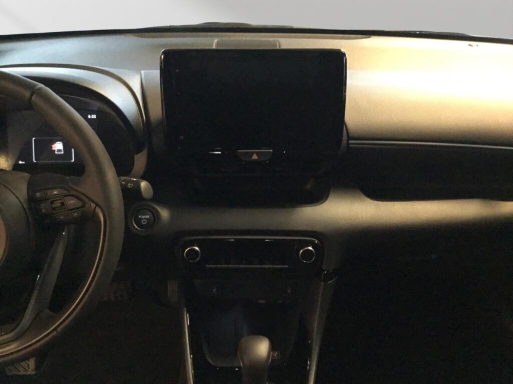 Toyota Yaris Exposé-Bild 12