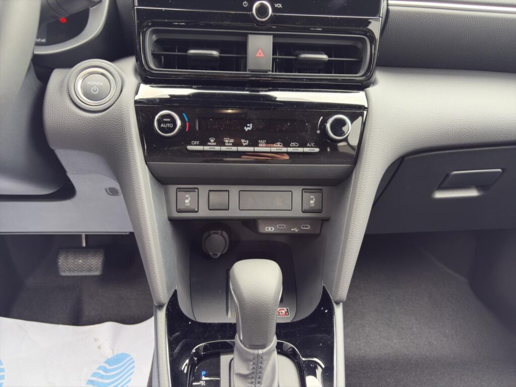 Toyota Yaris Cross Exposé-Bild 12