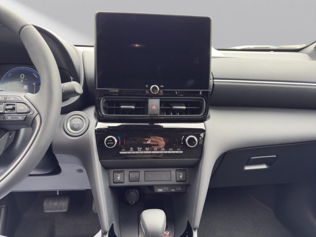 Toyota Yaris Cross Exposé-Bild 13