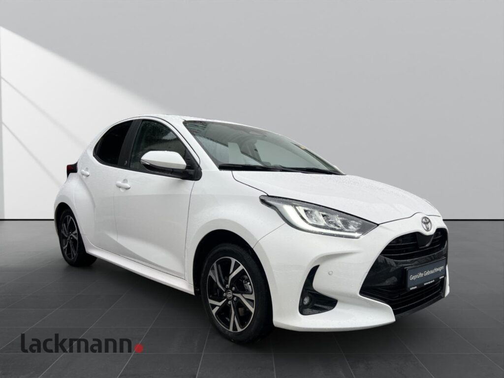 Toyota Yaris Exposé-Bild 3