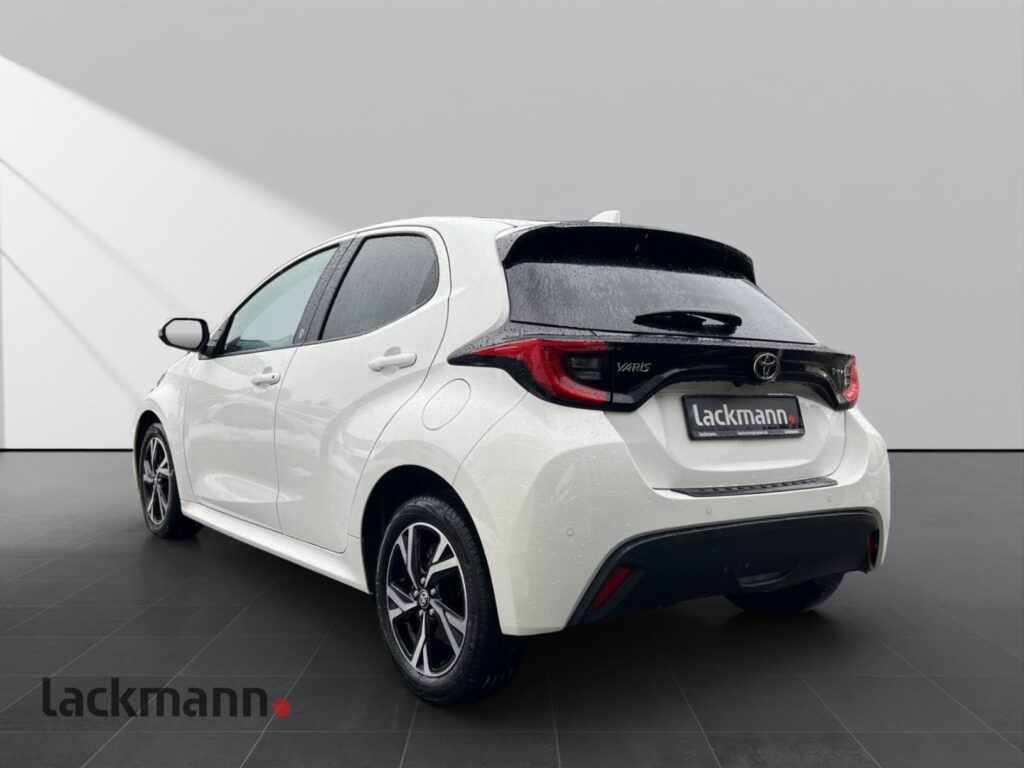 Toyota Yaris Exposé-Bild 5