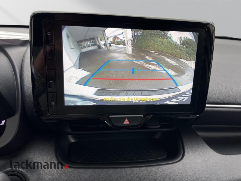 Toyota Yaris Exposé-Bild 13