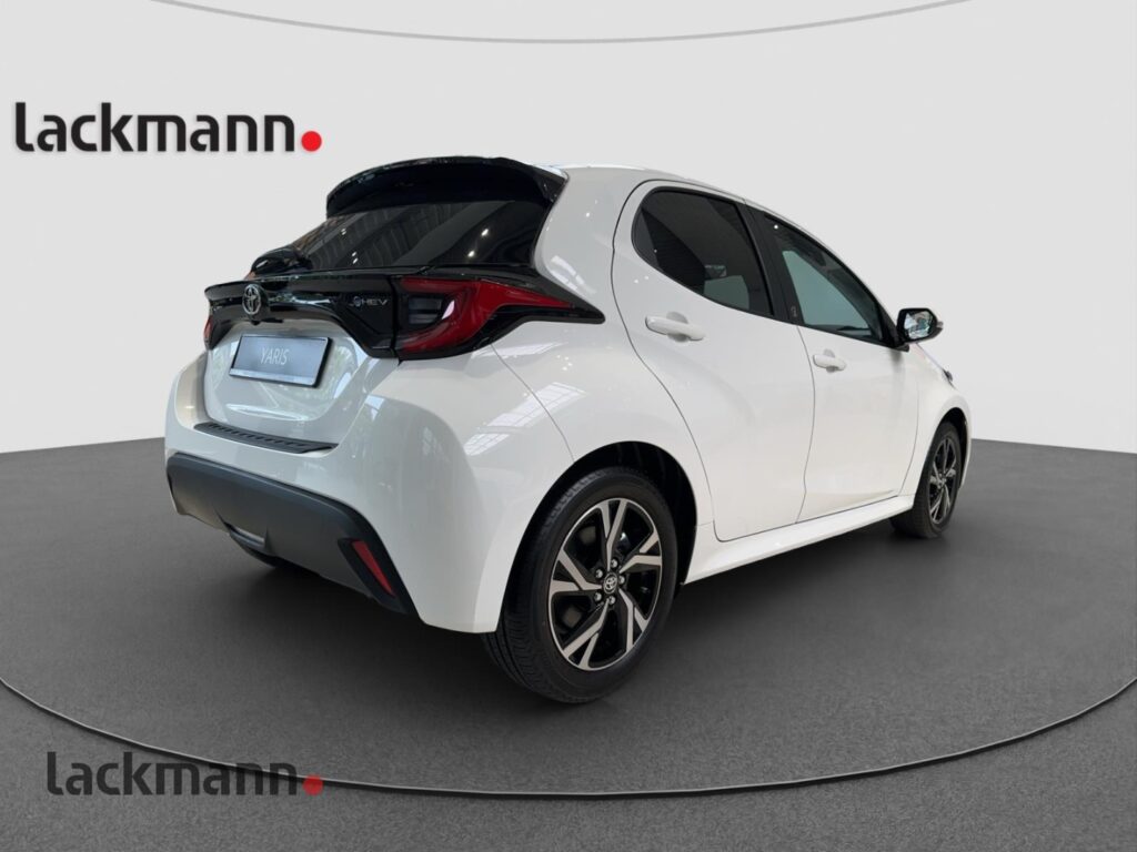 Toyota Yaris Exposé-Bild 4