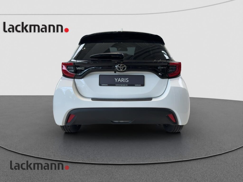 Toyota Yaris Exposé-Bild 6