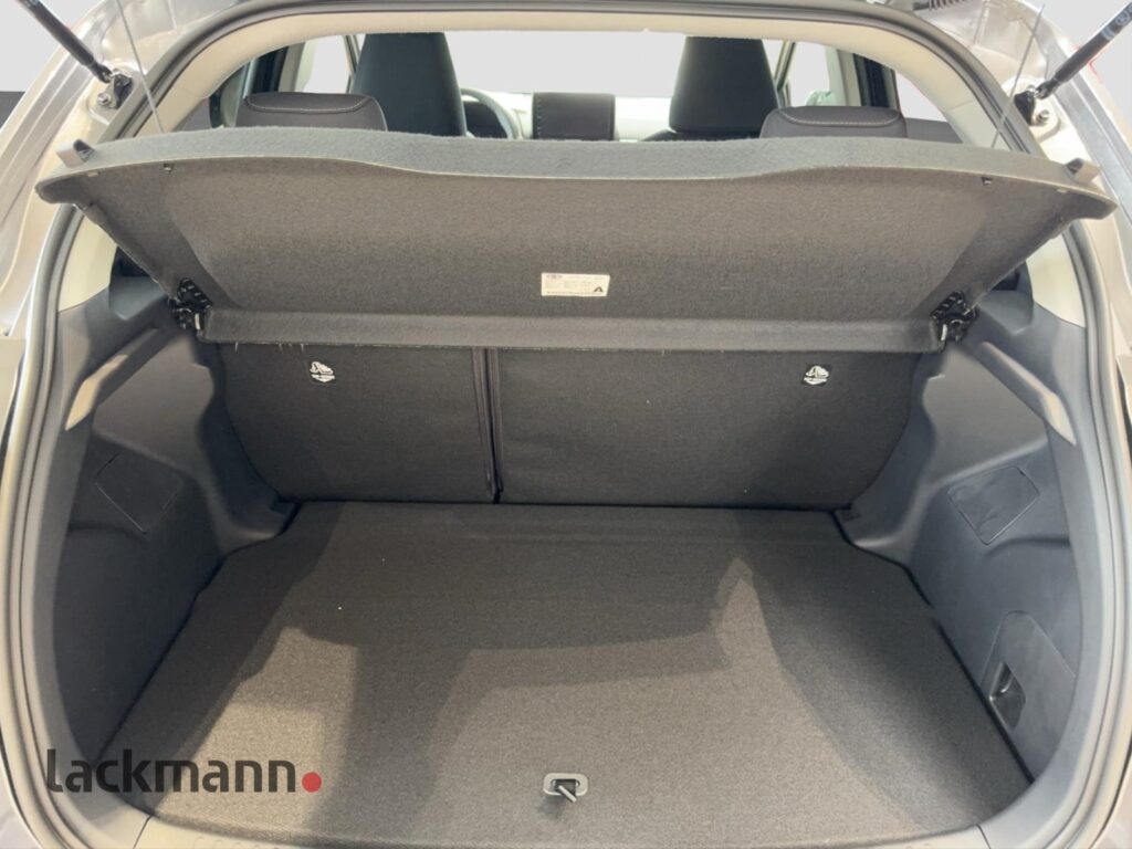 Toyota Yaris Exposé-Bild 7