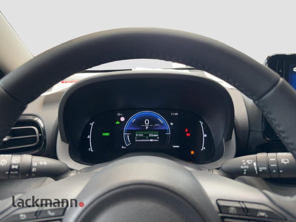 Toyota Yaris Exposé-Bild 14