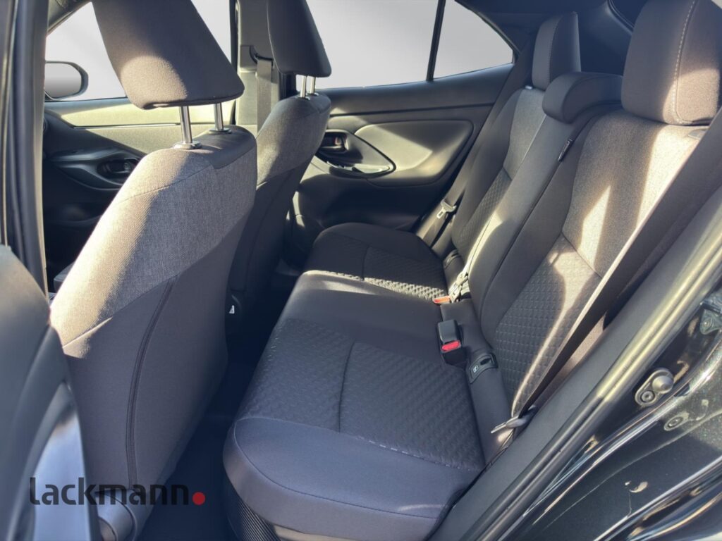 Toyota Yaris Cross Exposé-Bild 9