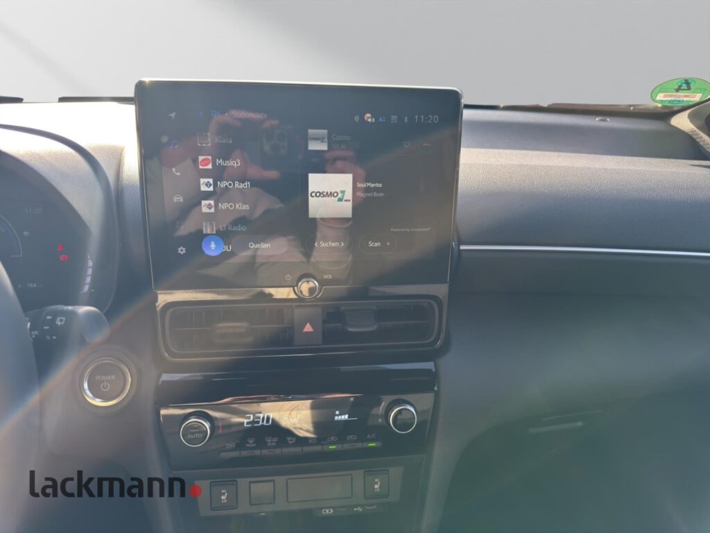 Toyota Yaris Cross Exposé-Bild 12