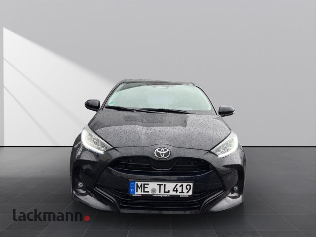 Toyota Yaris Exposé-Bild 2