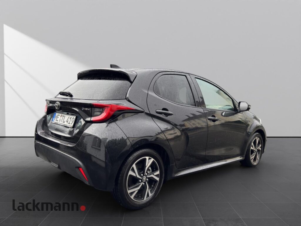 Toyota Yaris Exposé-Bild 4