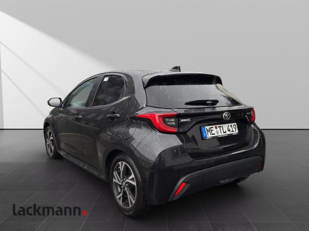 Toyota Yaris Exposé-Bild 5