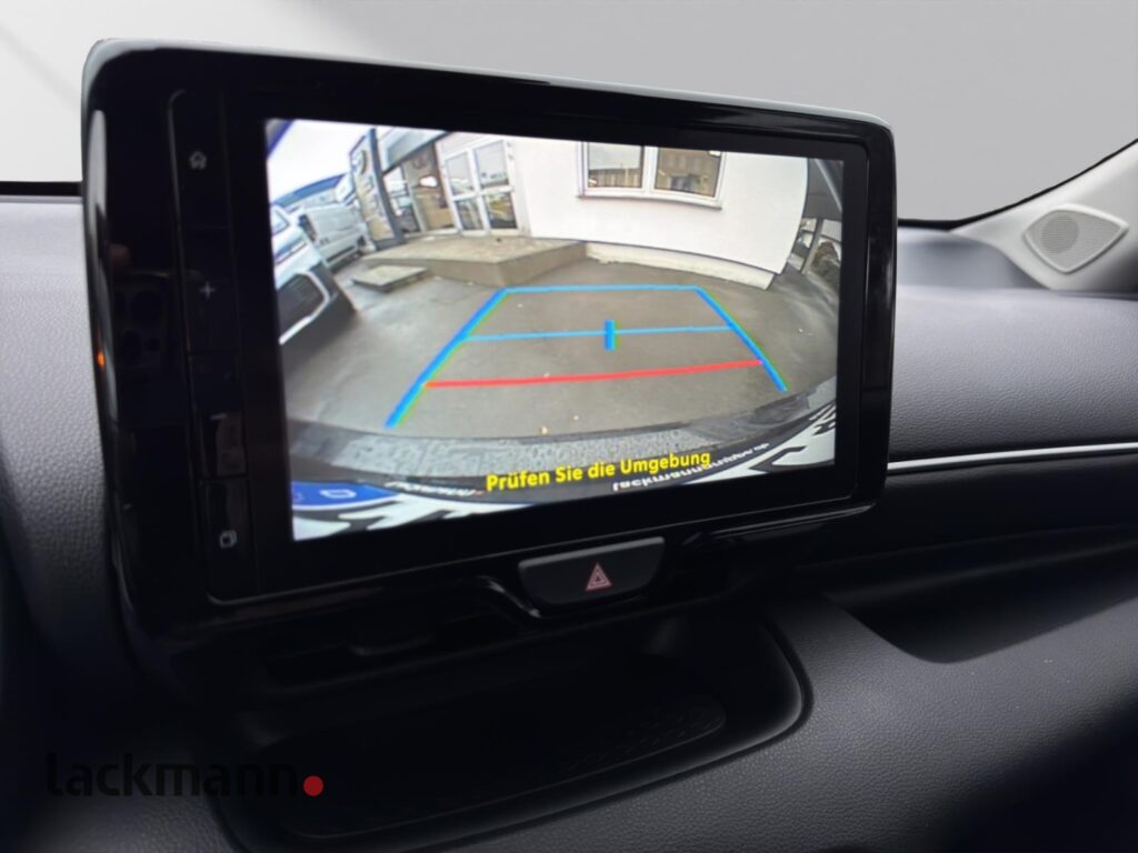 Toyota Yaris Exposé-Bild 13