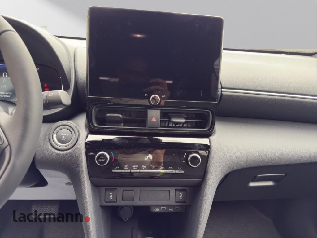 Toyota Yaris Cross Exposé-Bild 13