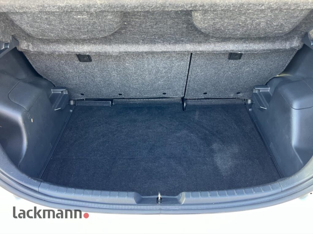 Toyota Yaris Exposé-Bild 7