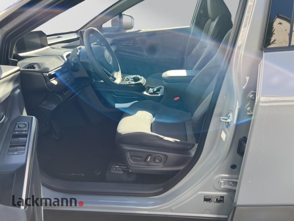 Toyota C-HR Exposé-Bild 8