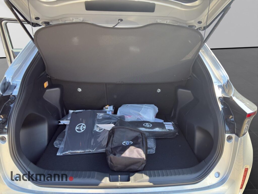 Toyota Yaris Cross Exposé-Bild 7