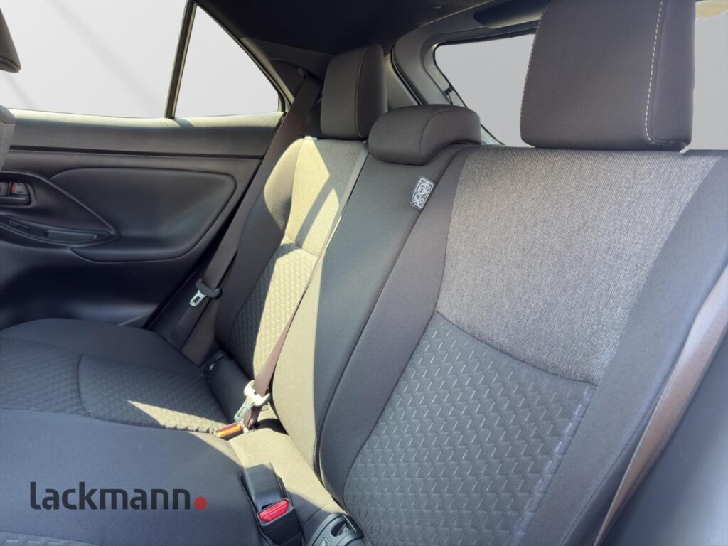 Toyota Yaris Cross Exposé-Bild 9