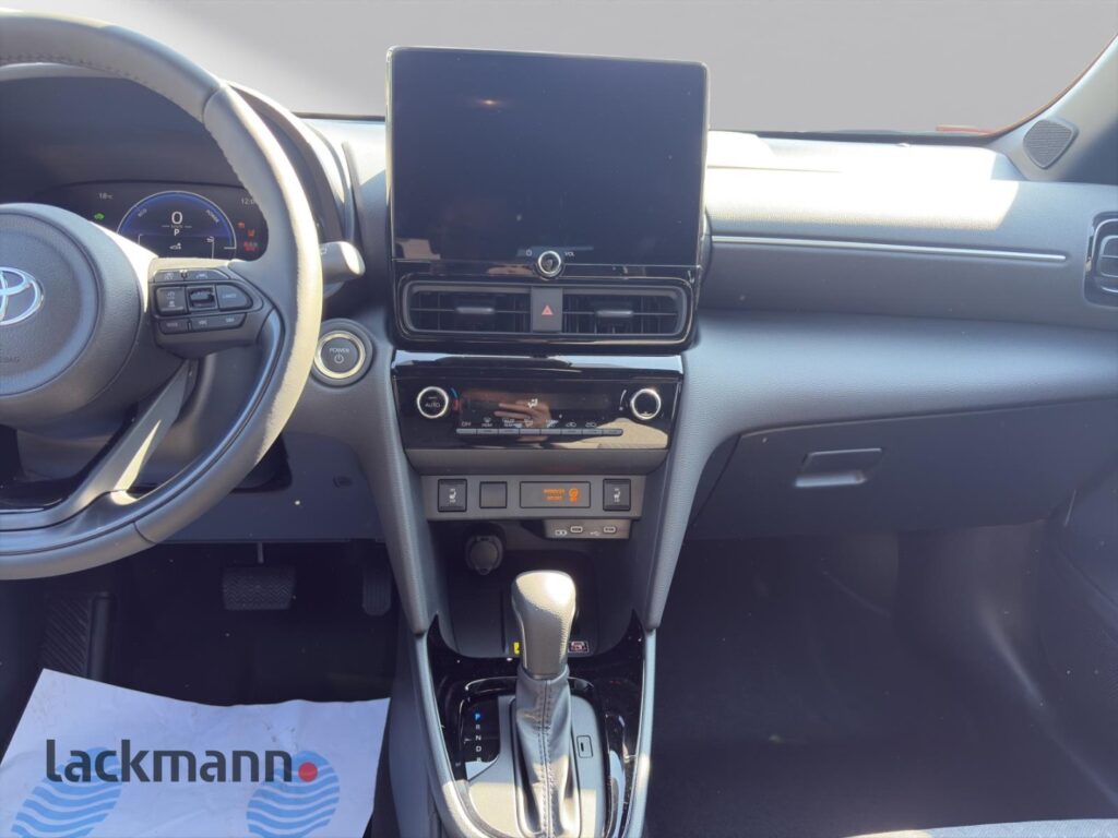 Toyota Yaris Cross Exposé-Bild 13