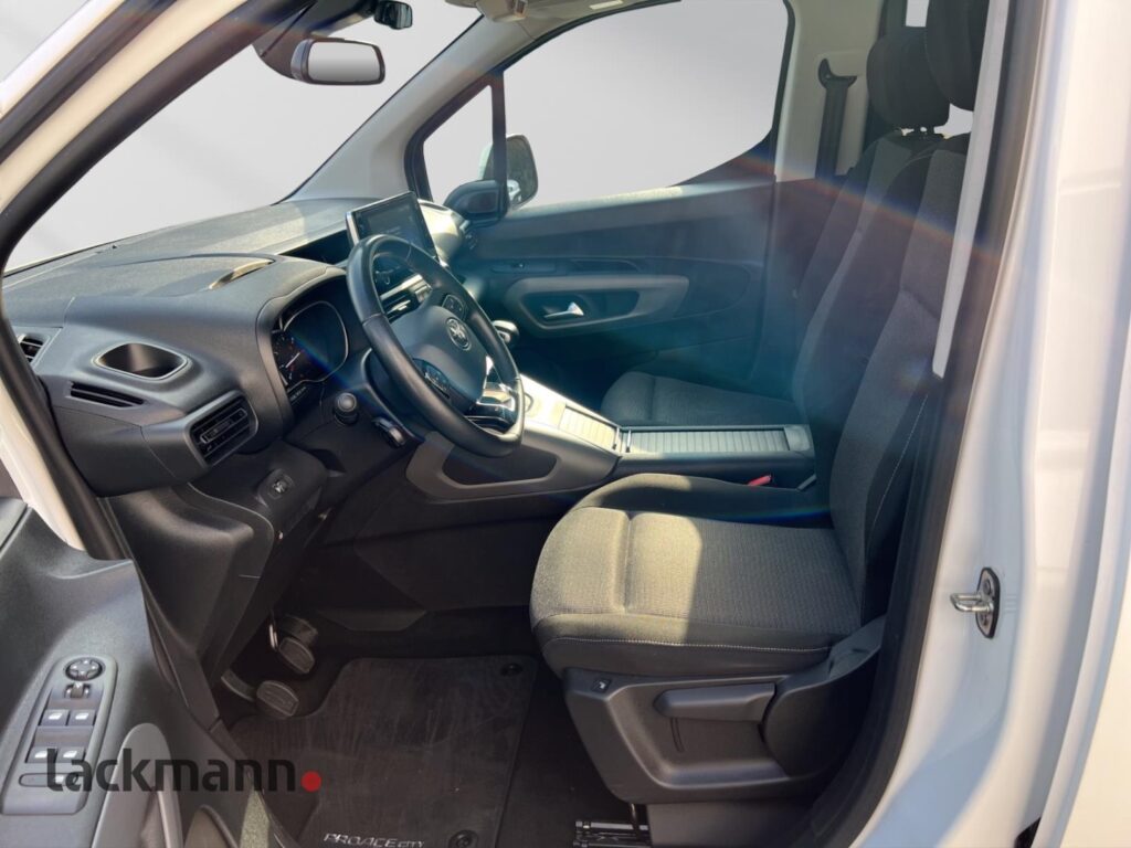 Toyota Proace City Exposé-Bild 8