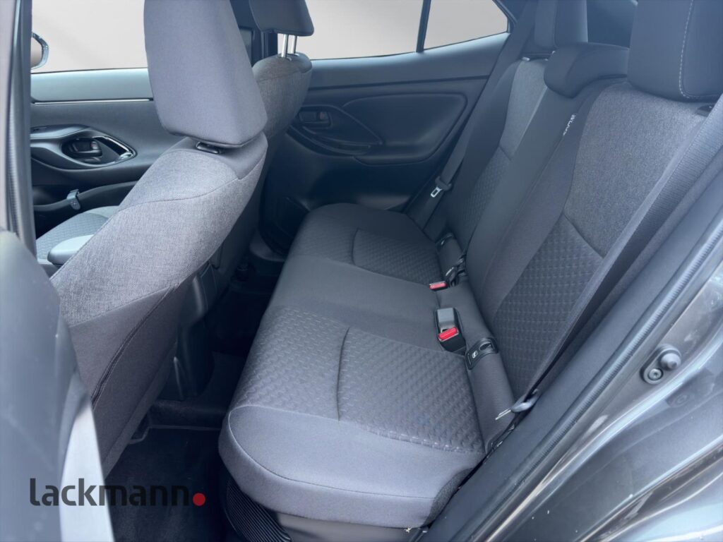 Toyota Yaris Cross Exposé-Bild 9