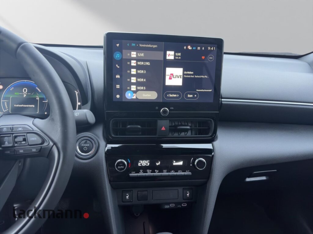 Toyota Yaris Cross Exposé-Bild 12