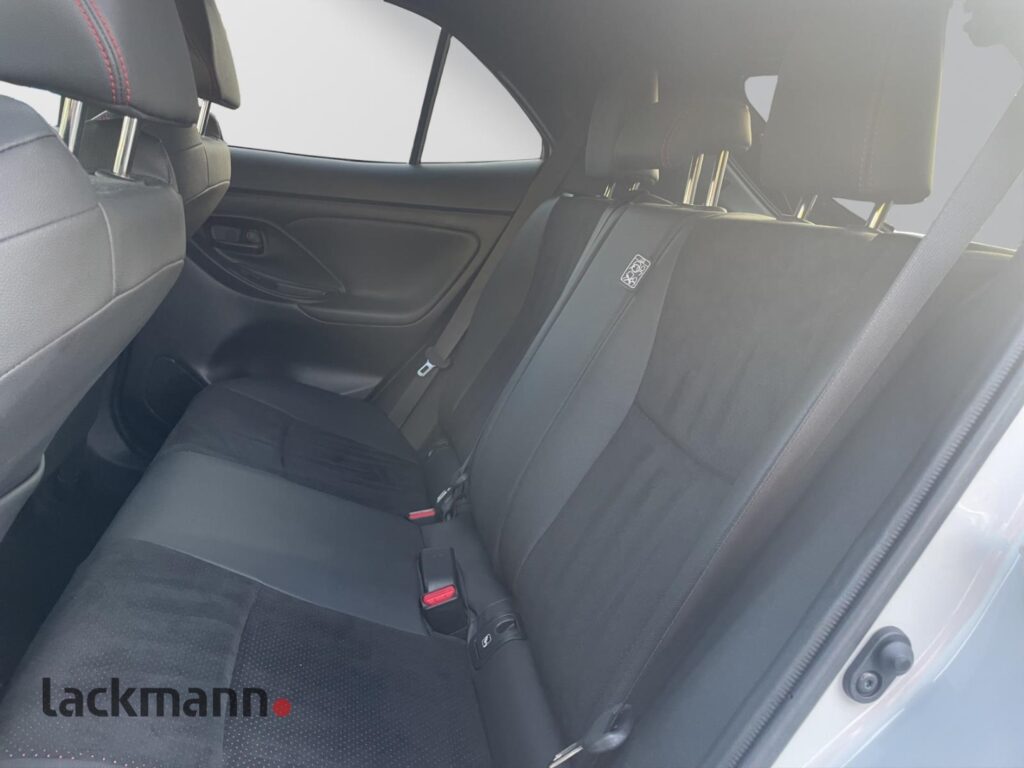 Toyota Yaris Cross Exposé-Bild 9