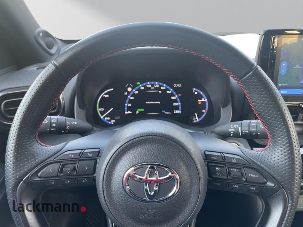 Toyota Yaris Cross Exposé-Bild 14