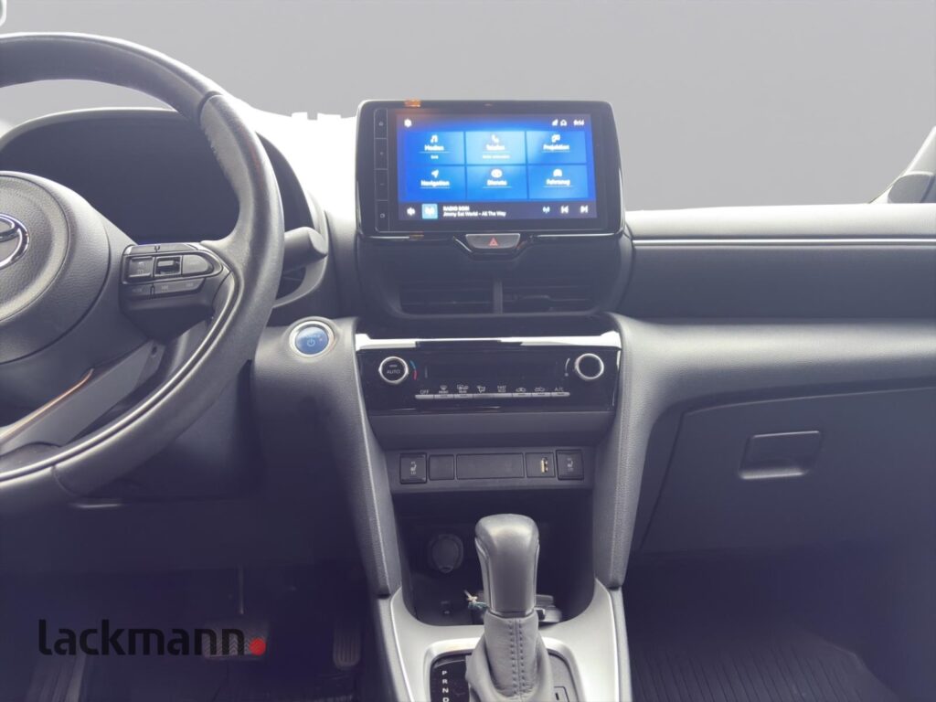 Toyota Yaris Cross Exposé-Bild 12