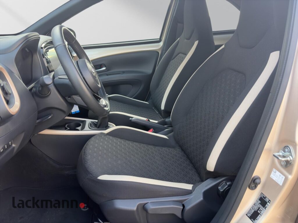 Toyota Aygo X Exposé-Bild 8
