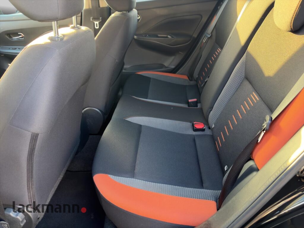 Nissan Micra Exposé-Bild 9