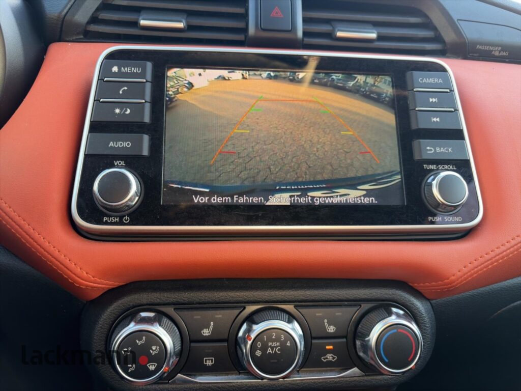 Nissan Micra Exposé-Bild 13