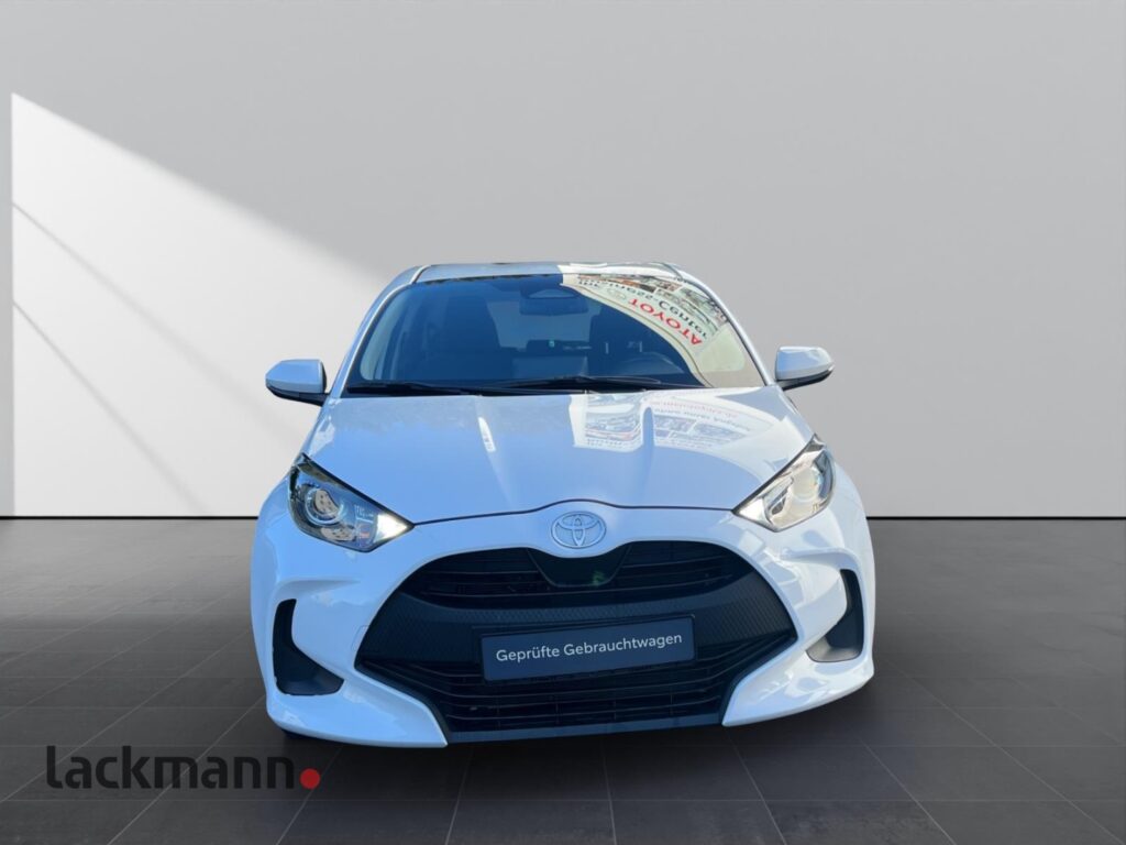 Toyota Yaris Exposé-Bild 2