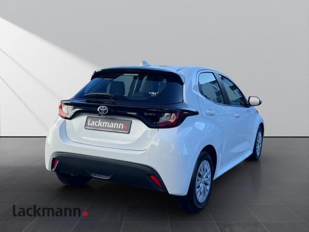 Toyota Yaris Exposé-Bild 4