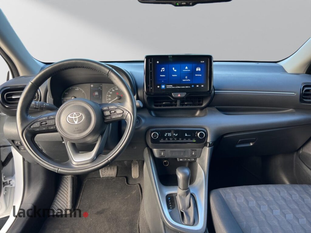 Toyota Yaris Exposé-Bild 10