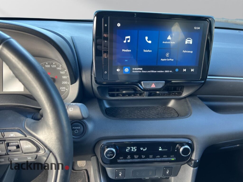 Toyota Yaris Exposé-Bild 12