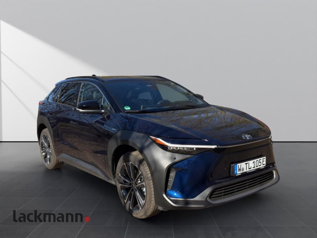 Toyota bz4X Exposé-Bild 4