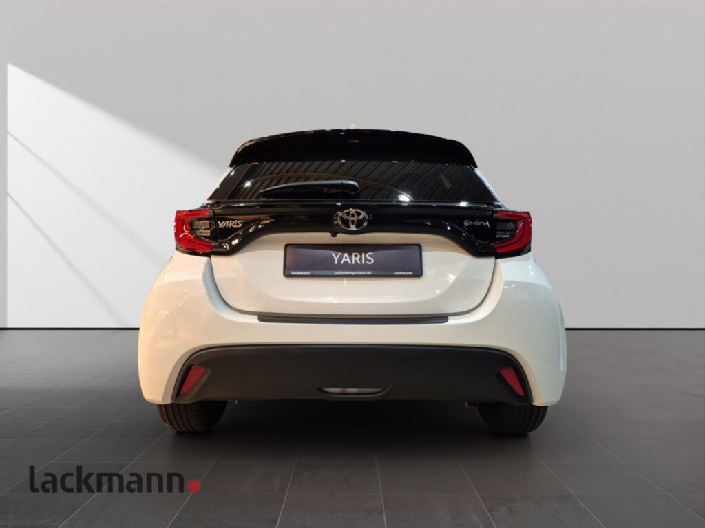 Toyota Yaris Exposé-Bild 6