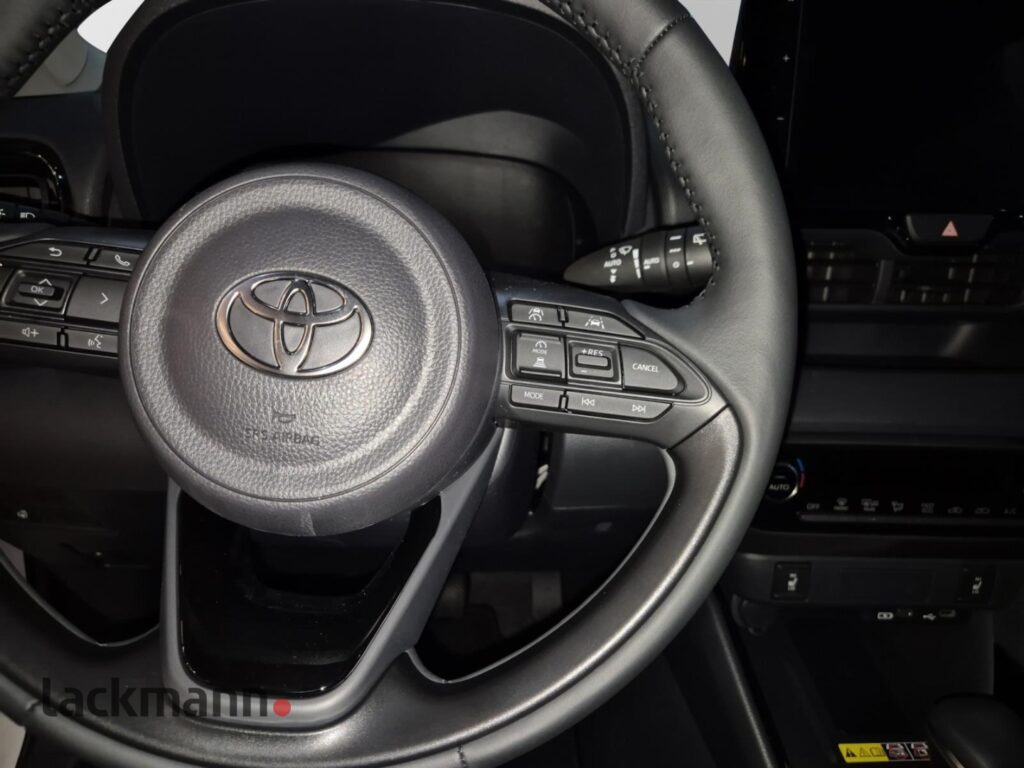 Toyota Yaris Exposé-Bild 5