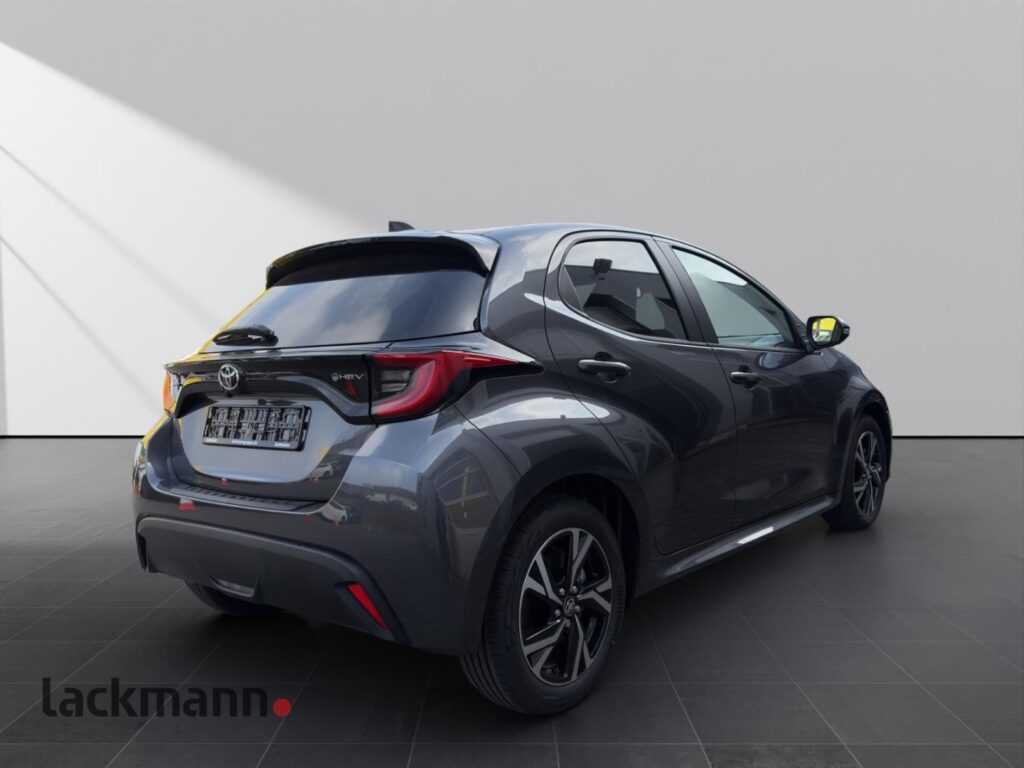 Toyota Yaris Exposé-Bild 4