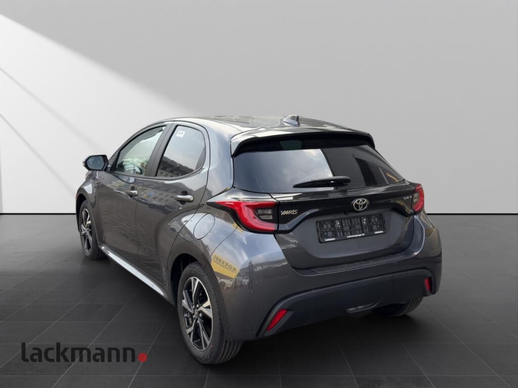 Toyota Yaris Exposé-Bild 6