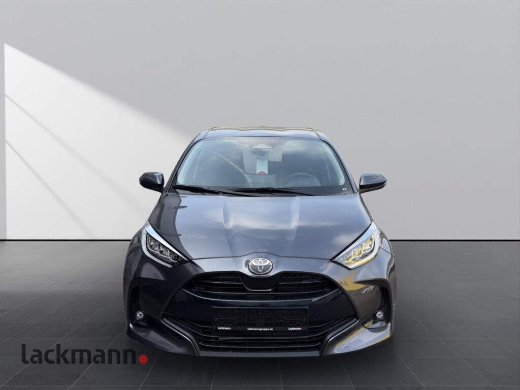 Toyota Yaris Exposé-Bild 3