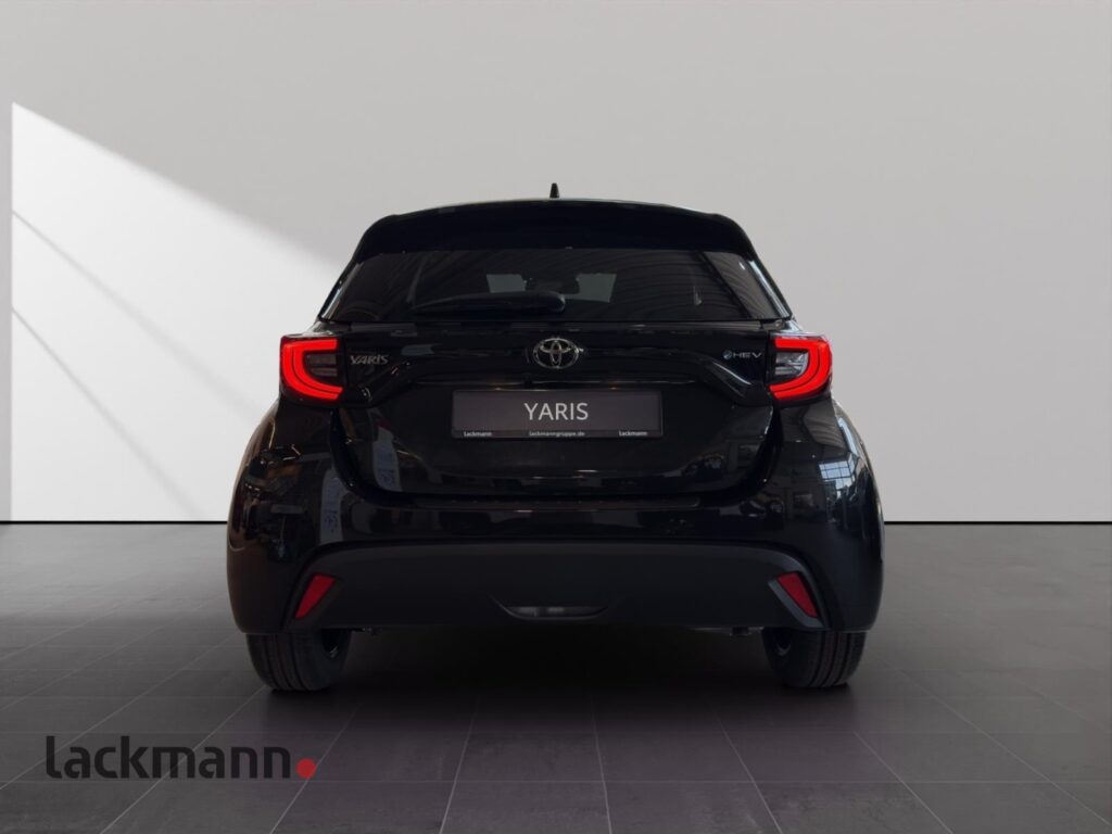 Toyota Yaris Exposé-Bild 10