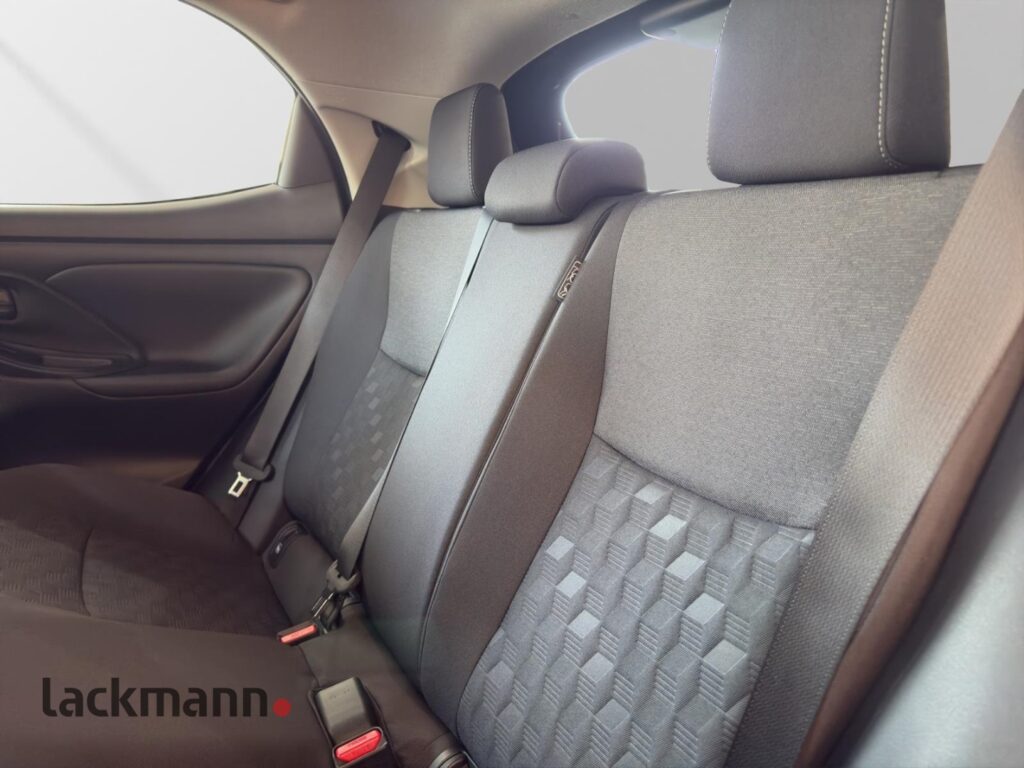 Toyota Yaris Exposé-Bild 10