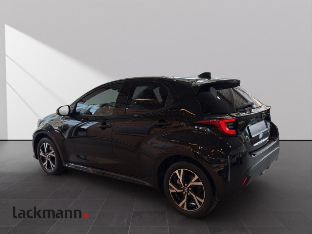 Toyota Yaris Exposé-Bild 6