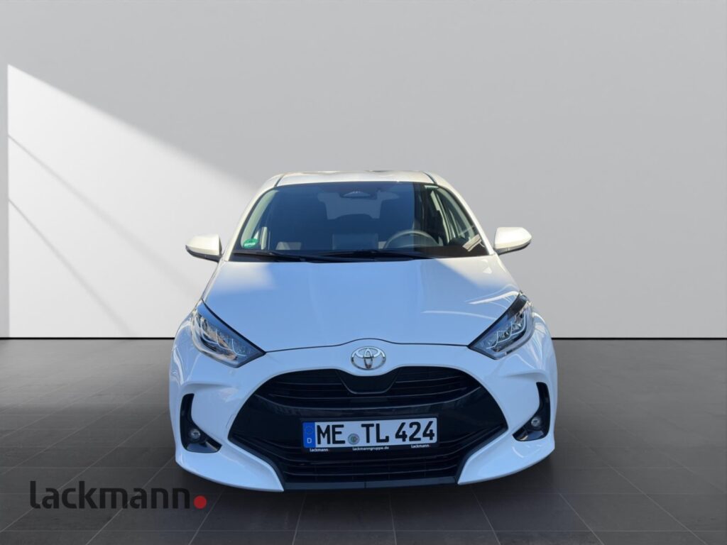 Toyota Yaris Exposé-Bild 3