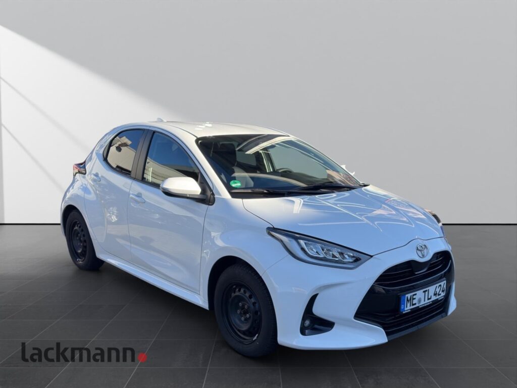 Toyota Yaris Exposé-Bild 4