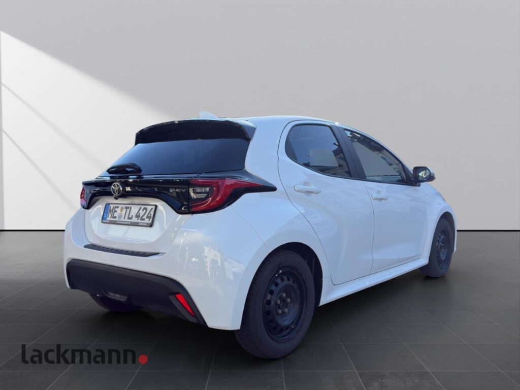 Toyota Yaris Exposé-Bild 5